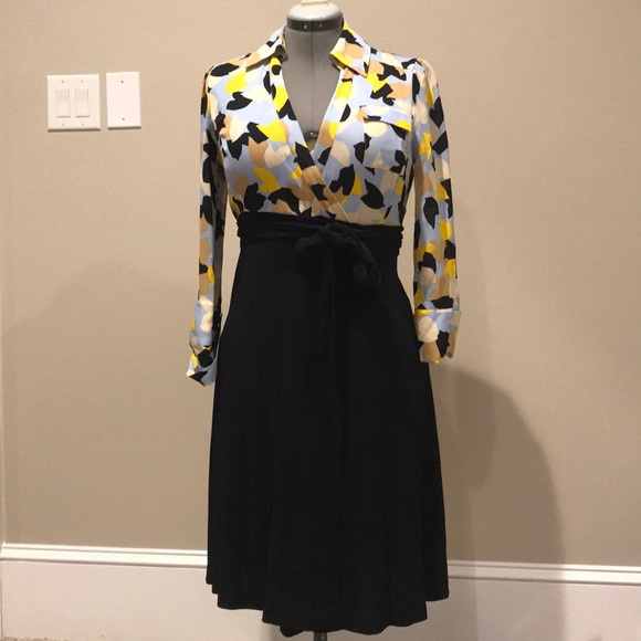 Diane Von Furstenberg Dresses & Skirts - DVF wrap dress in spring print